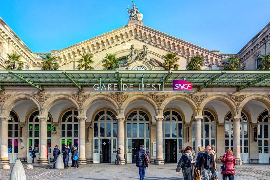 Façade de la Gare de l’Est à Paris